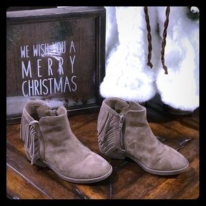 Gianni Bini girls fringe booties